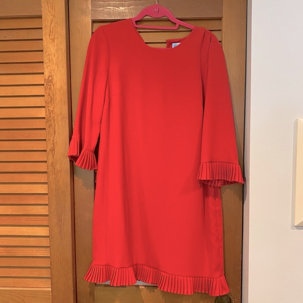 Cece Pleat Detail Crepe Shift Dress